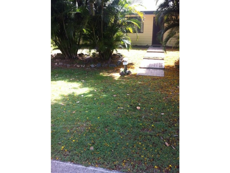 1 Grace Avenue, Cannonvale QLD 4802