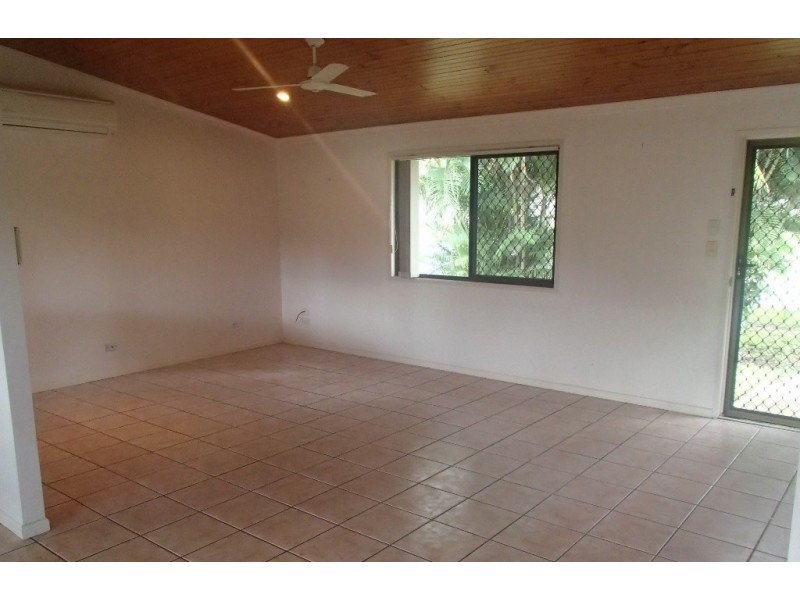 1 Grace Avenue, Cannonvale QLD 4802