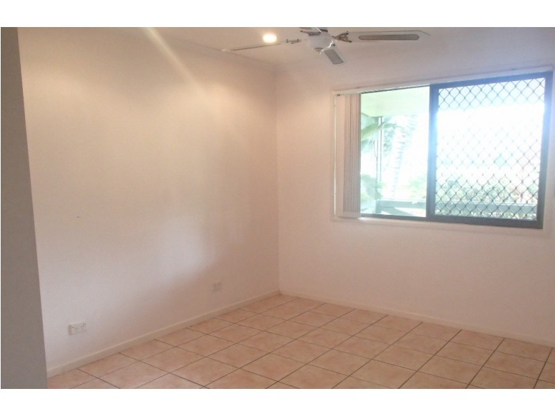 1 Grace Avenue, Cannonvale QLD 4802
