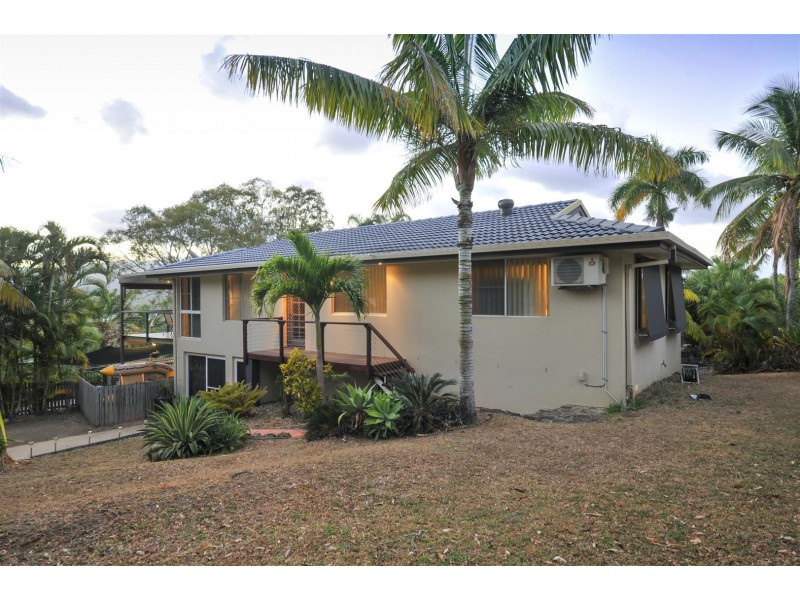 12 Woomerah Avenue, Cannonvale QLD 4802