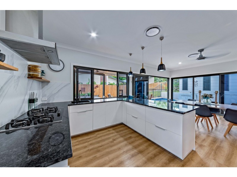 10 Ryben Court, Cannonvale QLD 4802