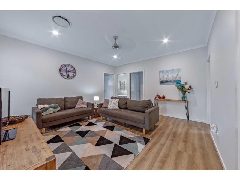 10 Ryben Court, Cannonvale QLD 4802