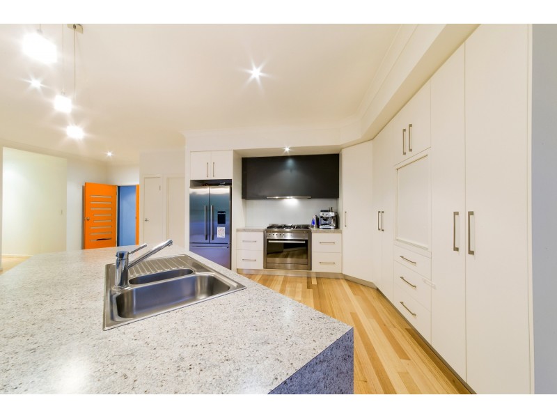 10 Jonquill Court, Cannonvale QLD 4802