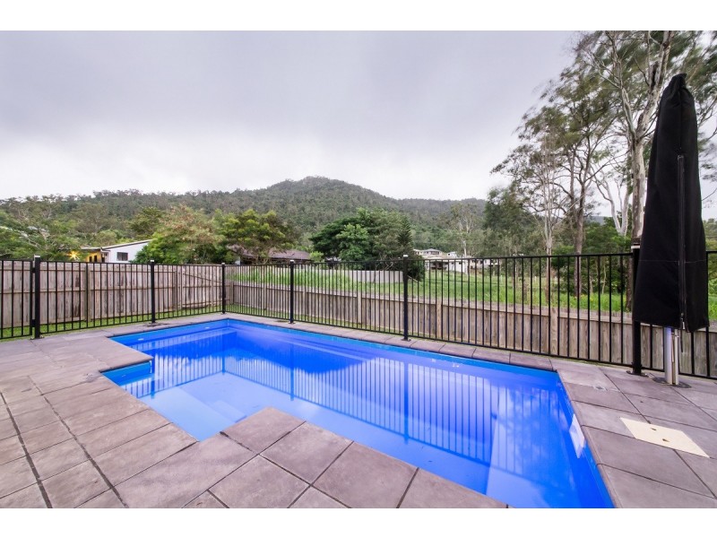 10 Jonquill Court, Cannonvale QLD 4802