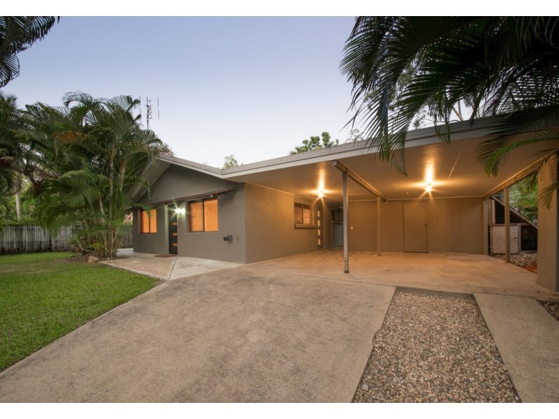 13 Iluka Street, Cannonvale QLD 4802