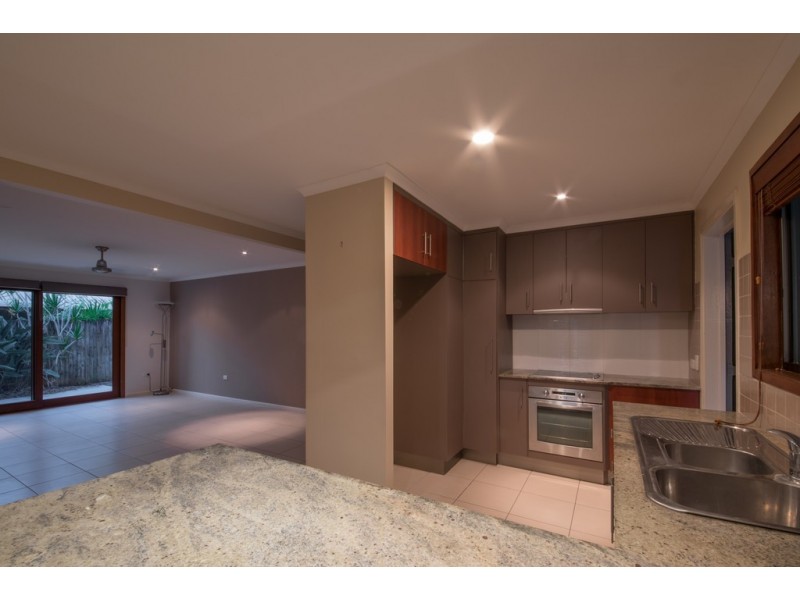 13 Iluka Street, Cannonvale QLD 4802