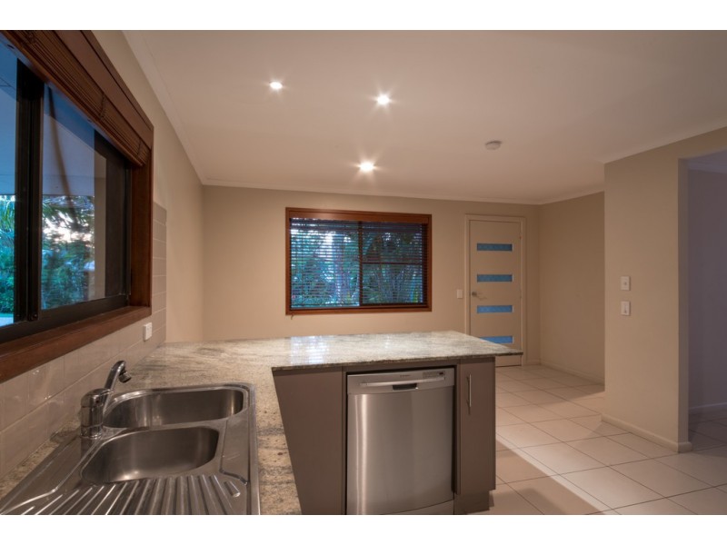 13 Iluka Street, Cannonvale QLD 4802