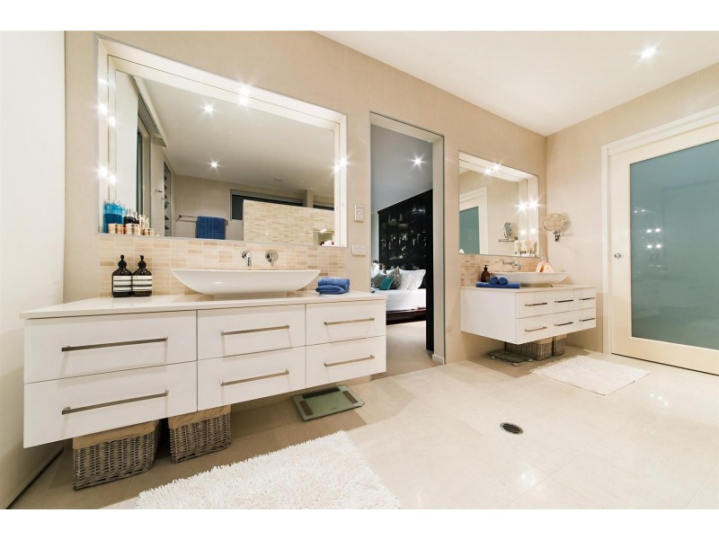 7 Summit Ave, Airlie Beach QLD 4802