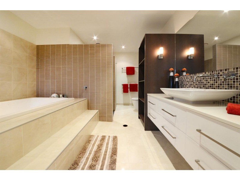 7 Summit Ave, Airlie Beach QLD 4802