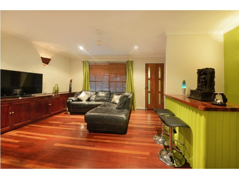 6 Picaninni Close, Cannonvale QLD 4802