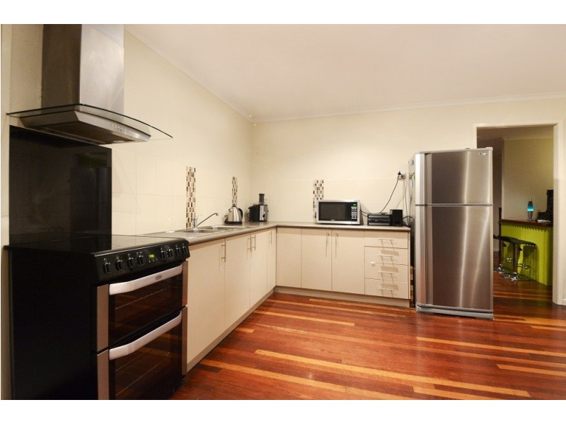 6 Picaninni Close, Cannonvale QLD 4802