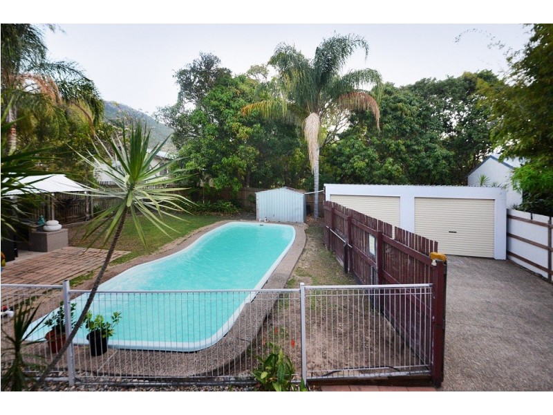 6 Picaninni Close, Cannonvale QLD 4802