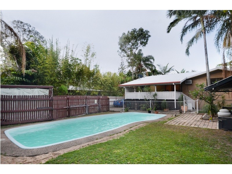 6 Picaninni Close, Cannonvale QLD 4802