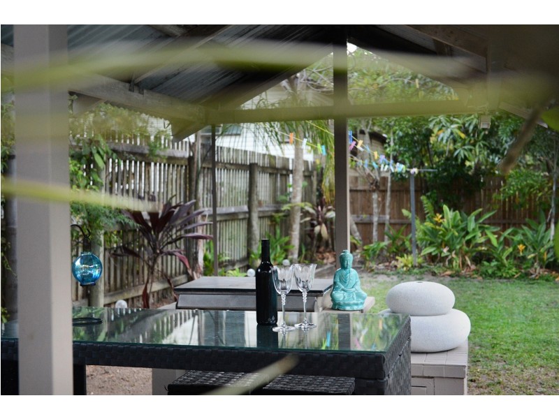 6 Picaninni Close, Cannonvale QLD 4802