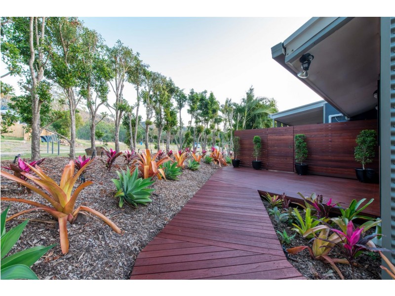 64 Valley Drive, Cannonvale QLD 4802