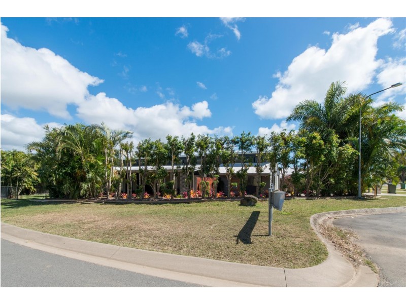 64 Valley Drive, Cannonvale QLD 4802