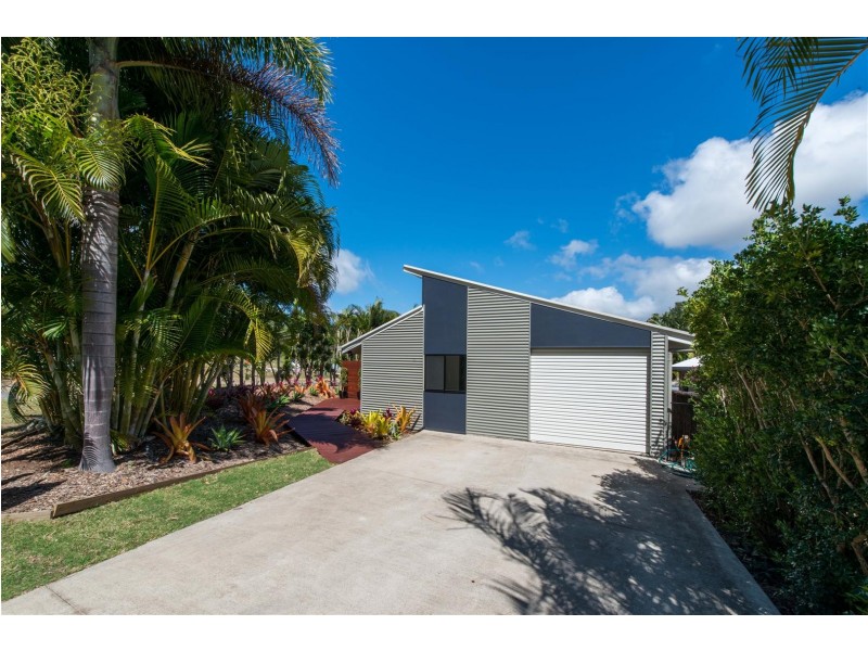 64 Valley Drive, Cannonvale QLD 4802