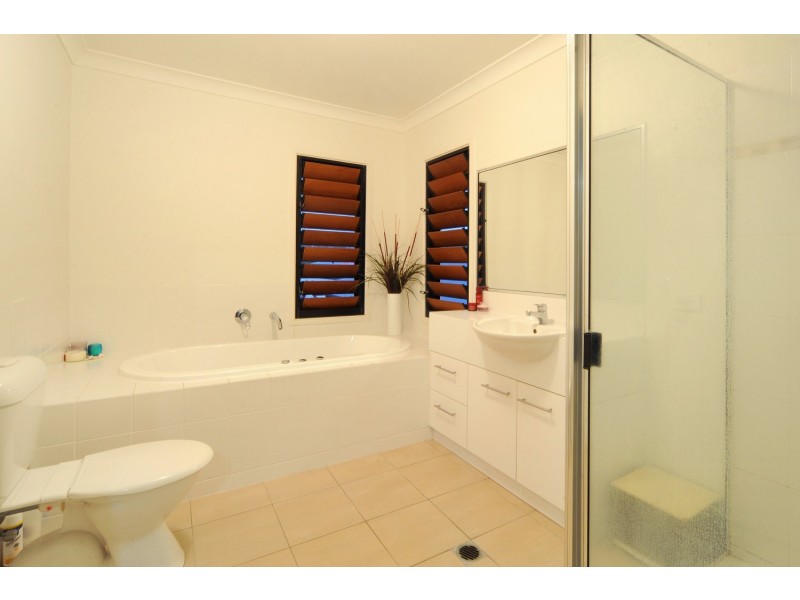 92 Abell Road, Cannonvale QLD 4802