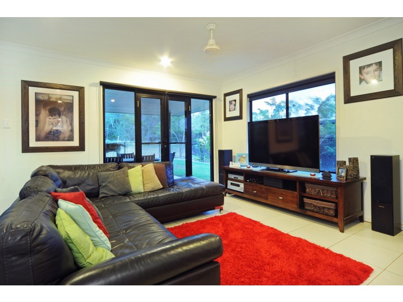 92 Abell Road, Cannonvale QLD 4802