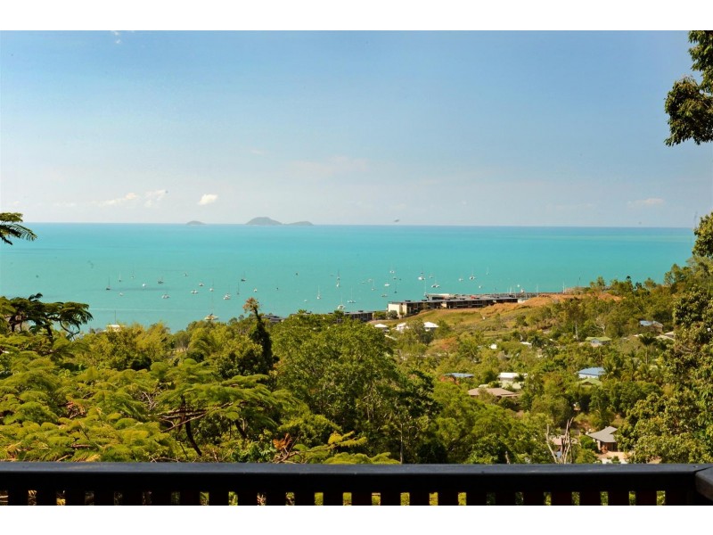 20 Macona Crescent, Cannonvale QLD 4802