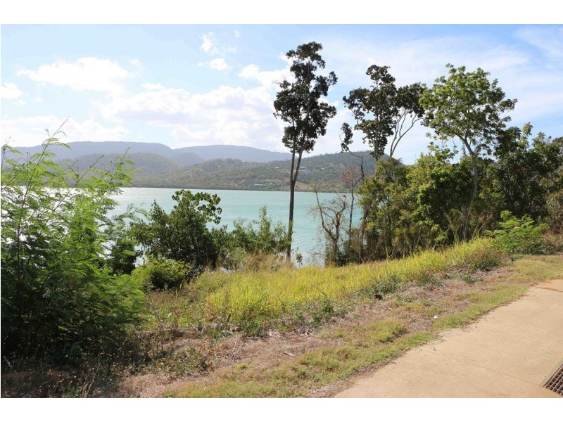 42 Beth Court, Cannonvale QLD 4802