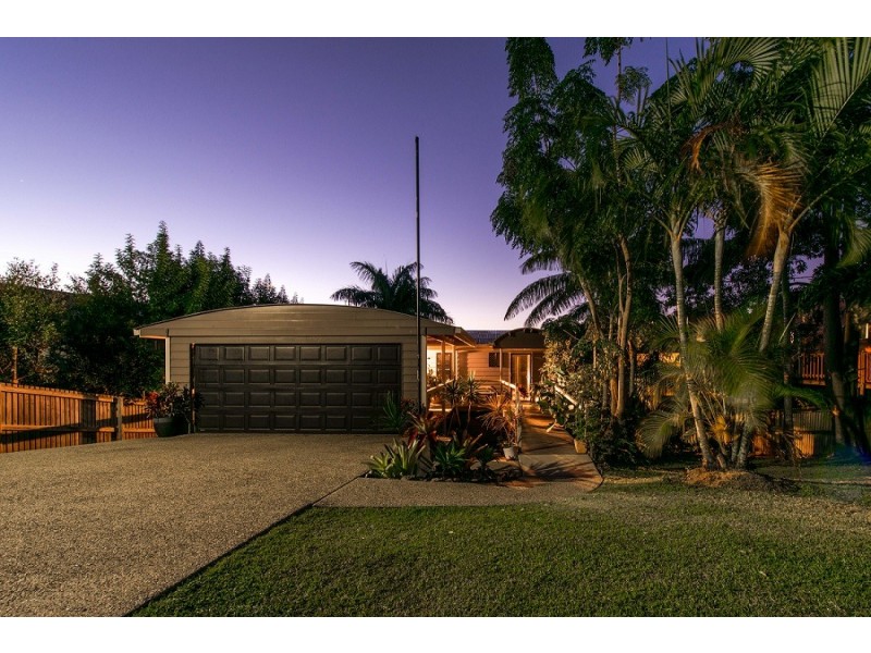 32 Jones Road, Cannonvale QLD 4802