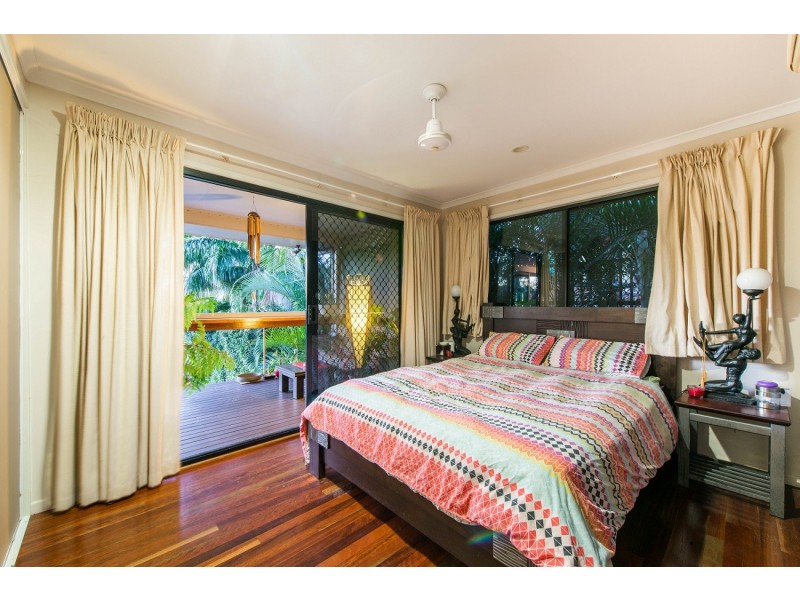 32 Jones Road, Cannonvale QLD 4802