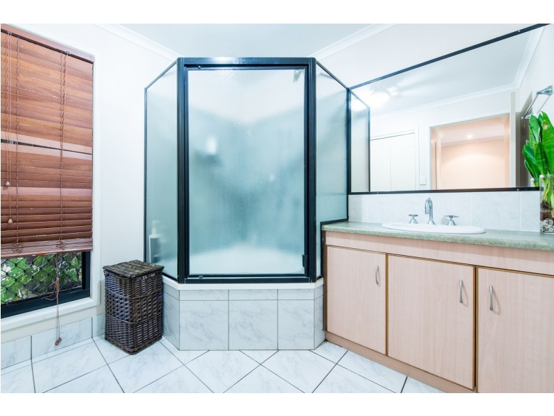 32 Jones Road, Cannonvale QLD 4802