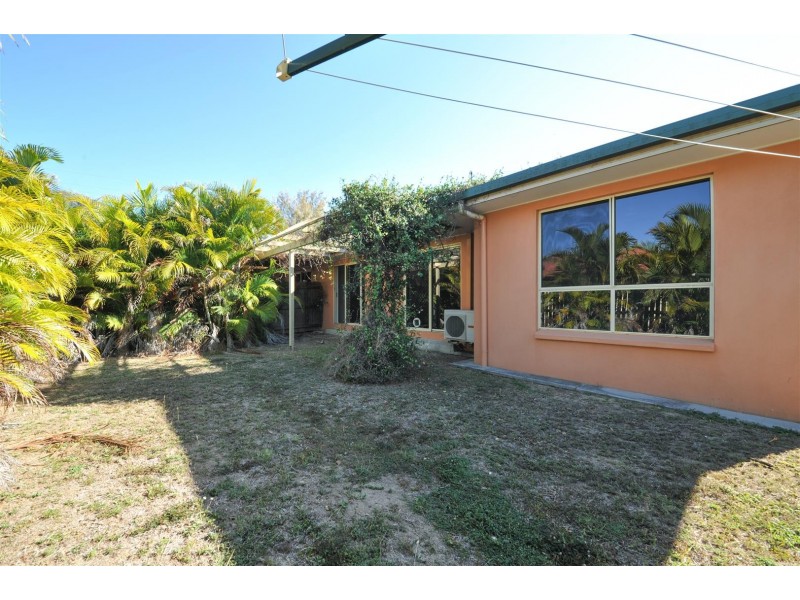 1/24 Banksia Court, Cannonvale QLD 4802