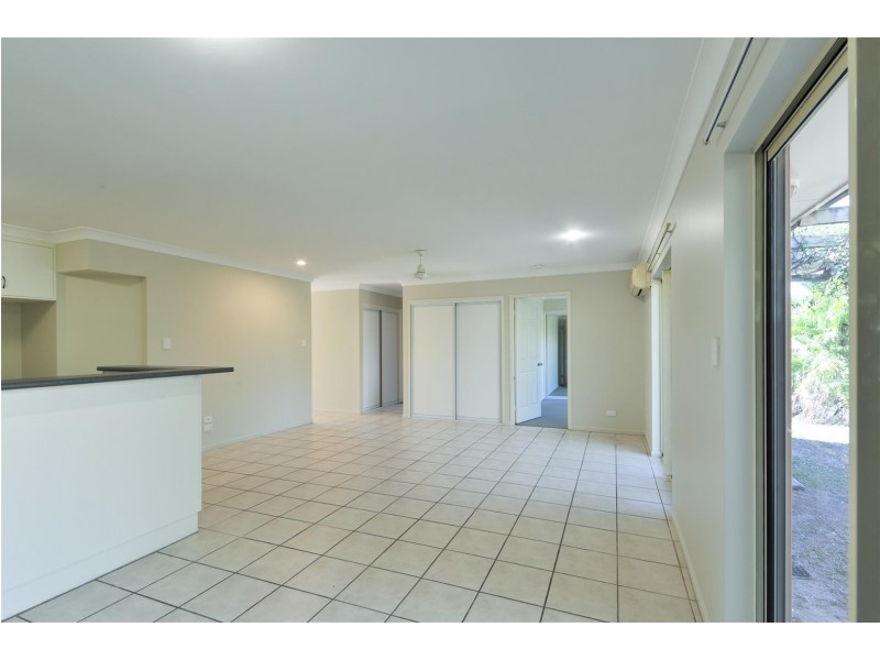 1/24 Banksia Court, Cannonvale QLD 4802