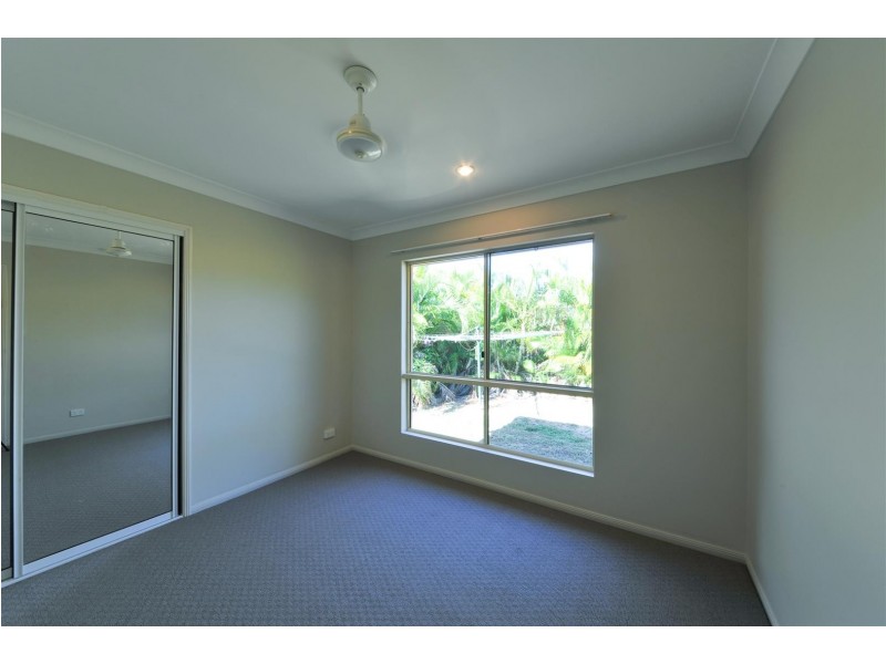 1/24 Banksia Court, Cannonvale QLD 4802