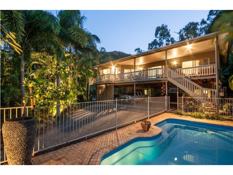 3 Country Road, Cannonvale QLD 4802