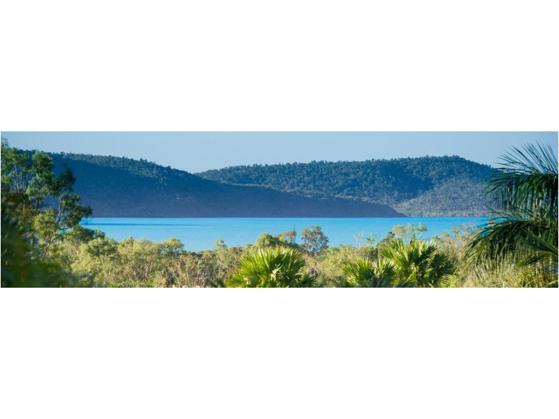 3 Country Road, Cannonvale QLD 4802