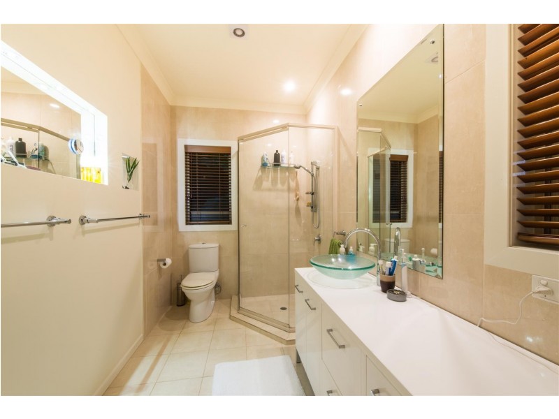 3 Country Road, Cannonvale QLD 4802