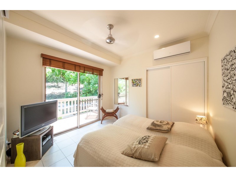 3 Country Road, Cannonvale QLD 4802