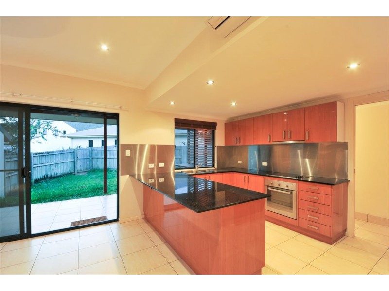 22/25 The Grove, Abell Road, Cannonvale QLD 4802