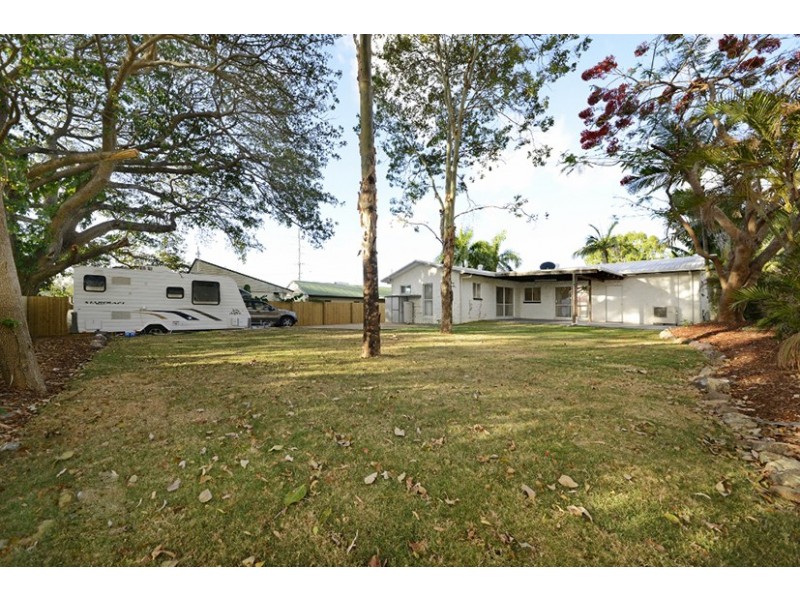4 Jones Road, Cannonvale QLD 4802