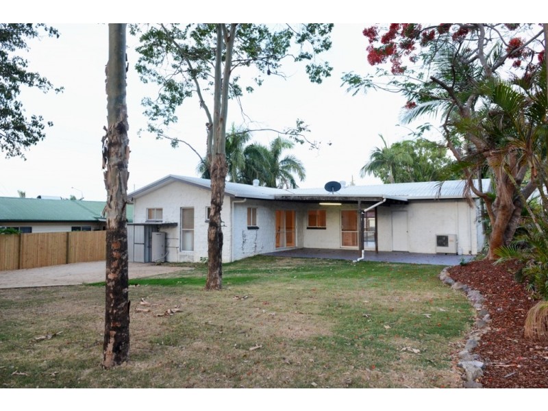 4 Jones Road, Cannonvale QLD 4802