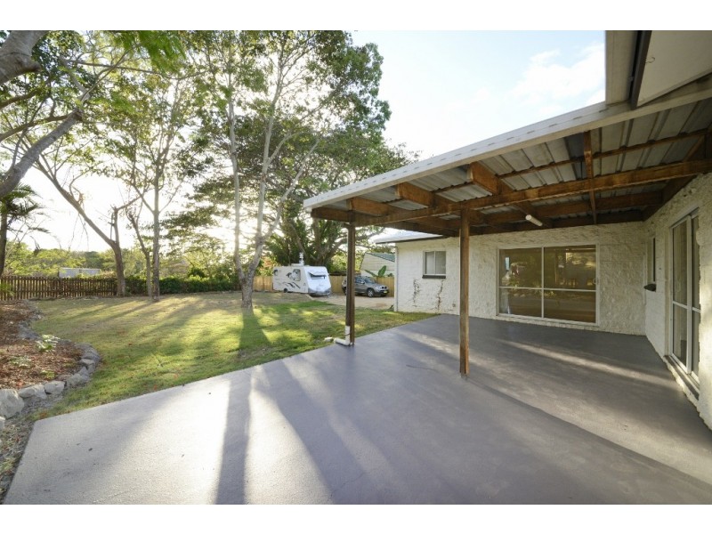 4 Jones Road, Cannonvale QLD 4802