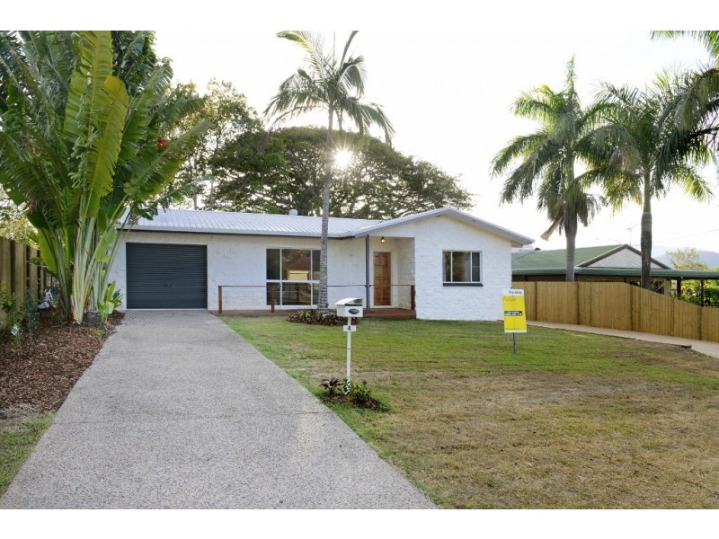 4 Jones Road, Cannonvale QLD 4802