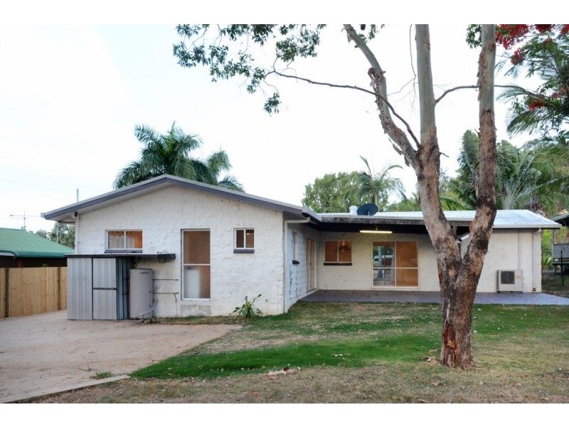 4 Jones Road, Cannonvale QLD 4802