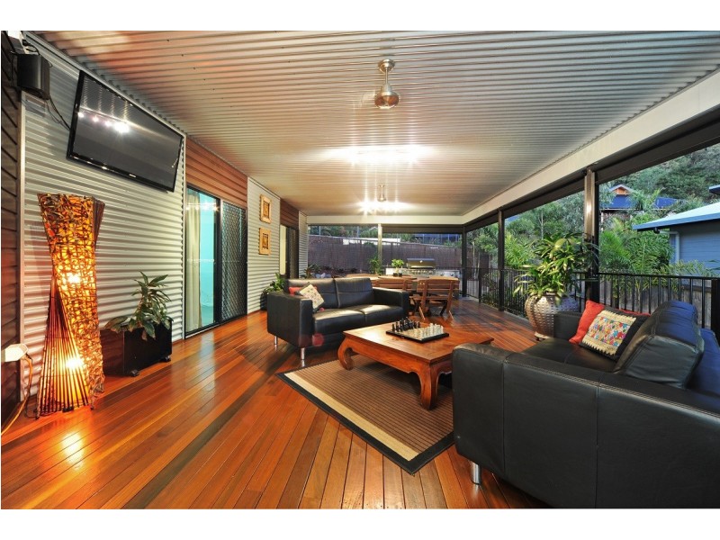 73 Country Road, Cannonvale QLD 4802