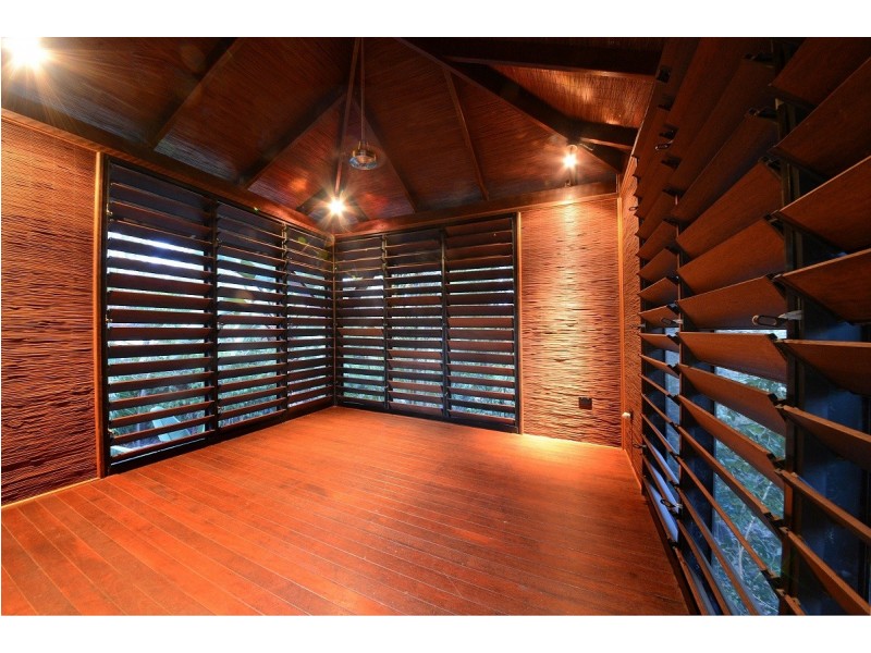 16 Macarthur Drive, Cannonvale QLD 4802