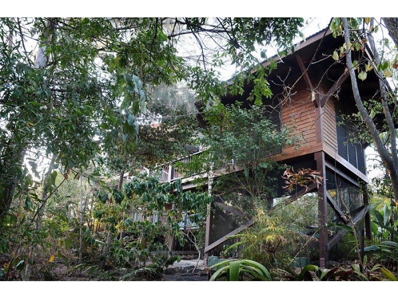 16 Macarthur Drive, Cannonvale QLD 4802