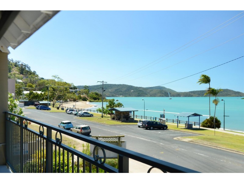 48 Coral Esplanade, Cannonvale QLD 4802