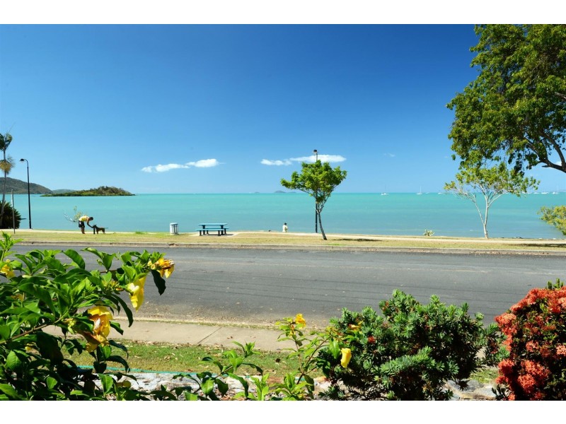 48 Coral Esplanade, Cannonvale QLD 4802