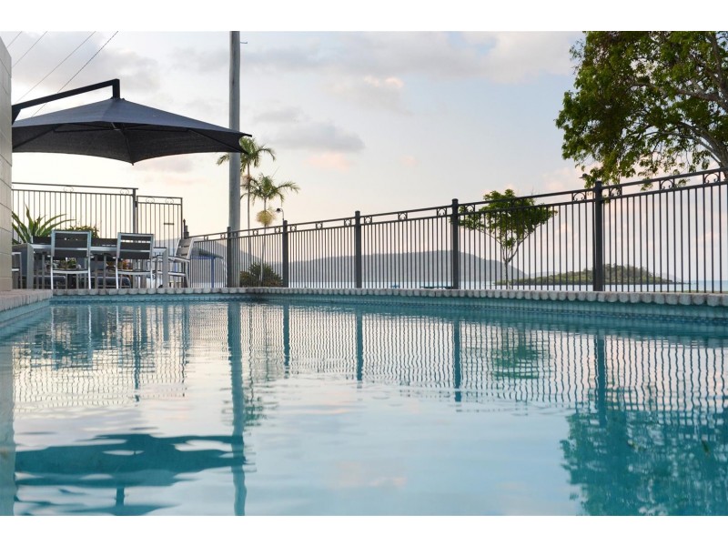 48 Coral Esplanade, Cannonvale QLD 4802