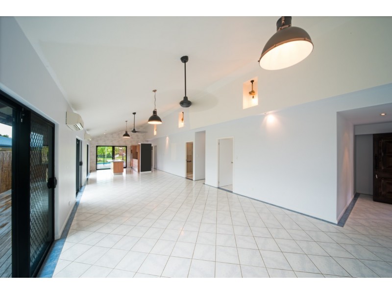 99 Abell Road, Cannonvale QLD 4802
