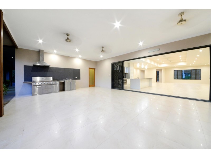 21 MIla Drive, Cannonvale QLD 4802