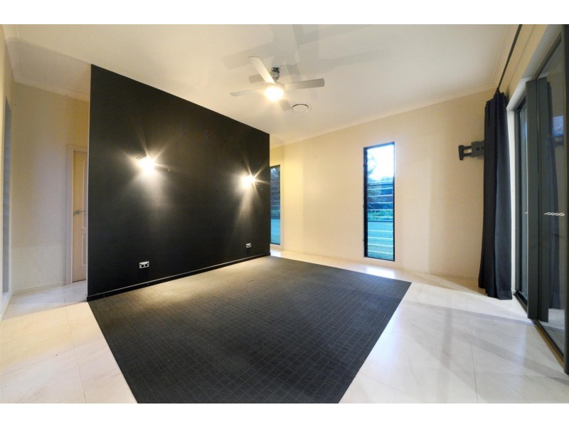 21 MIla Drive, Cannonvale QLD 4802
